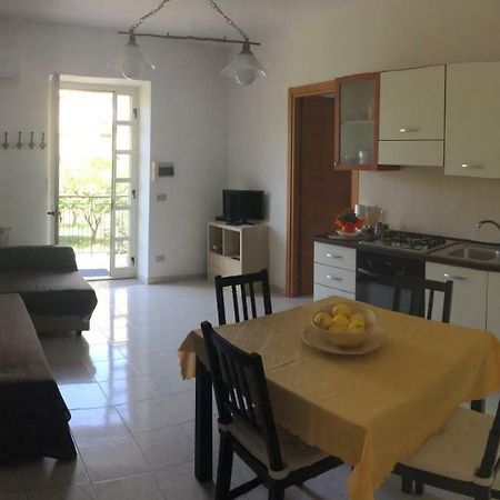 Casa Vacanze Il Gelsomino Патти Экстерьер фото