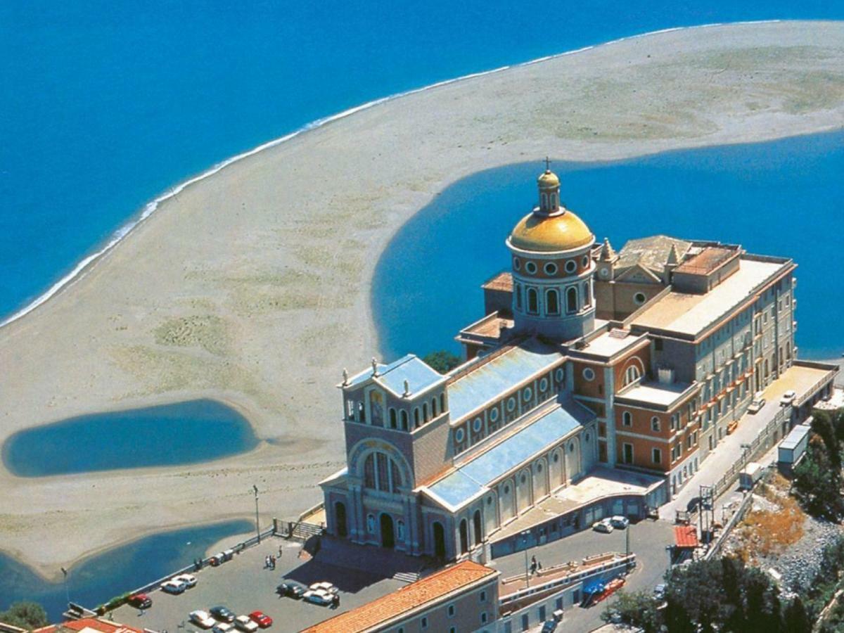 Casa Vacanze Il Gelsomino Патти Экстерьер фото