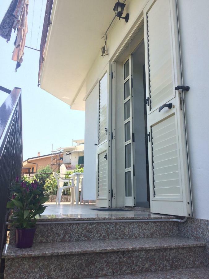 Casa Vacanze Il Gelsomino Патти Экстерьер фото